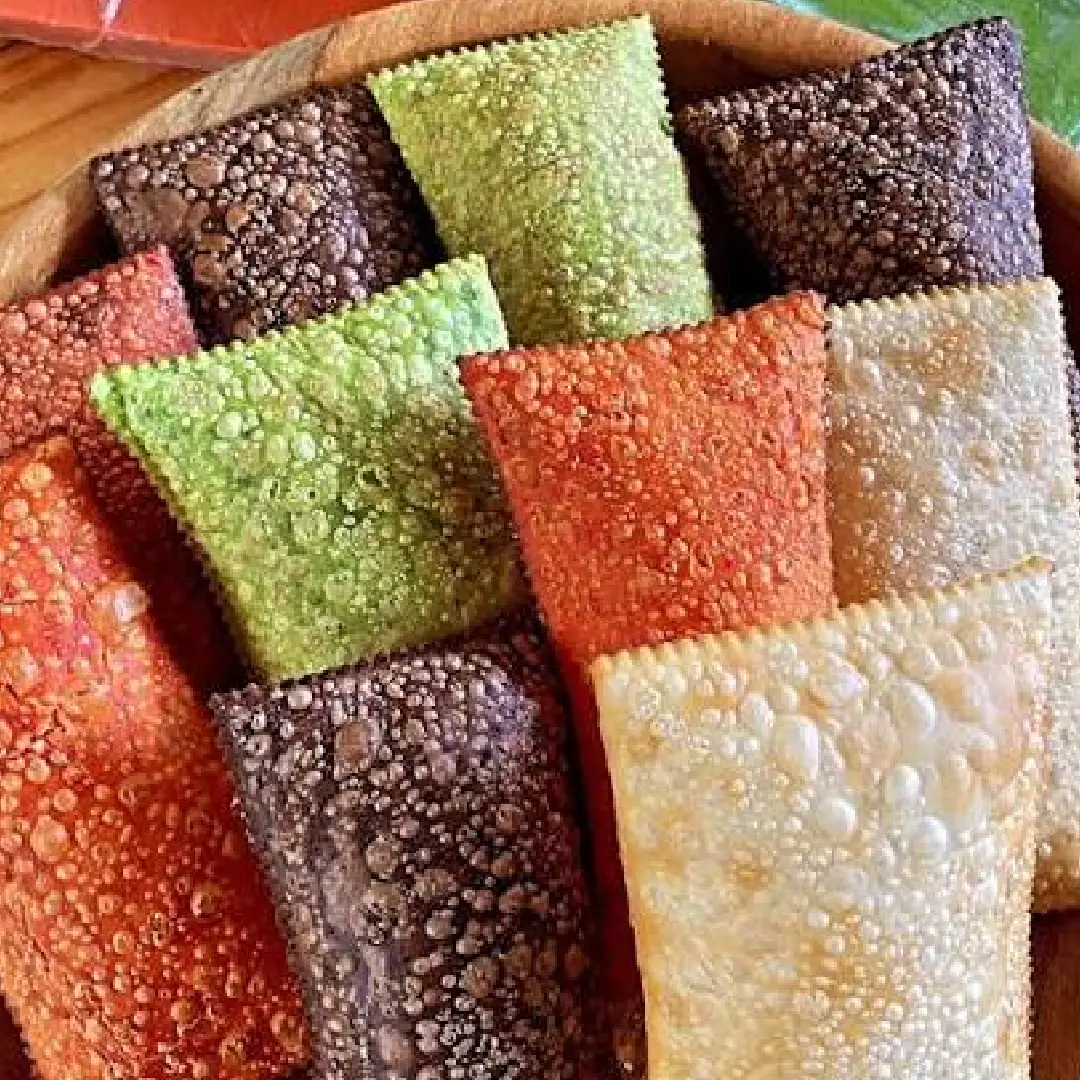 Pastéis coloridos organizados para cardápio de food truck